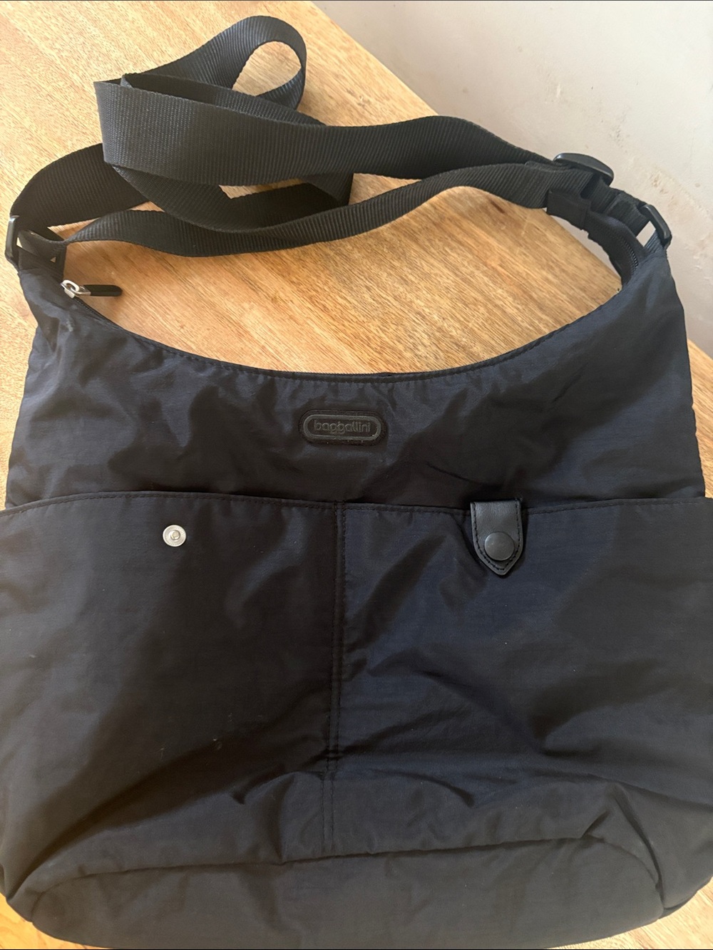 Baggallini Black Nylon Crossbody Messenger Bag
